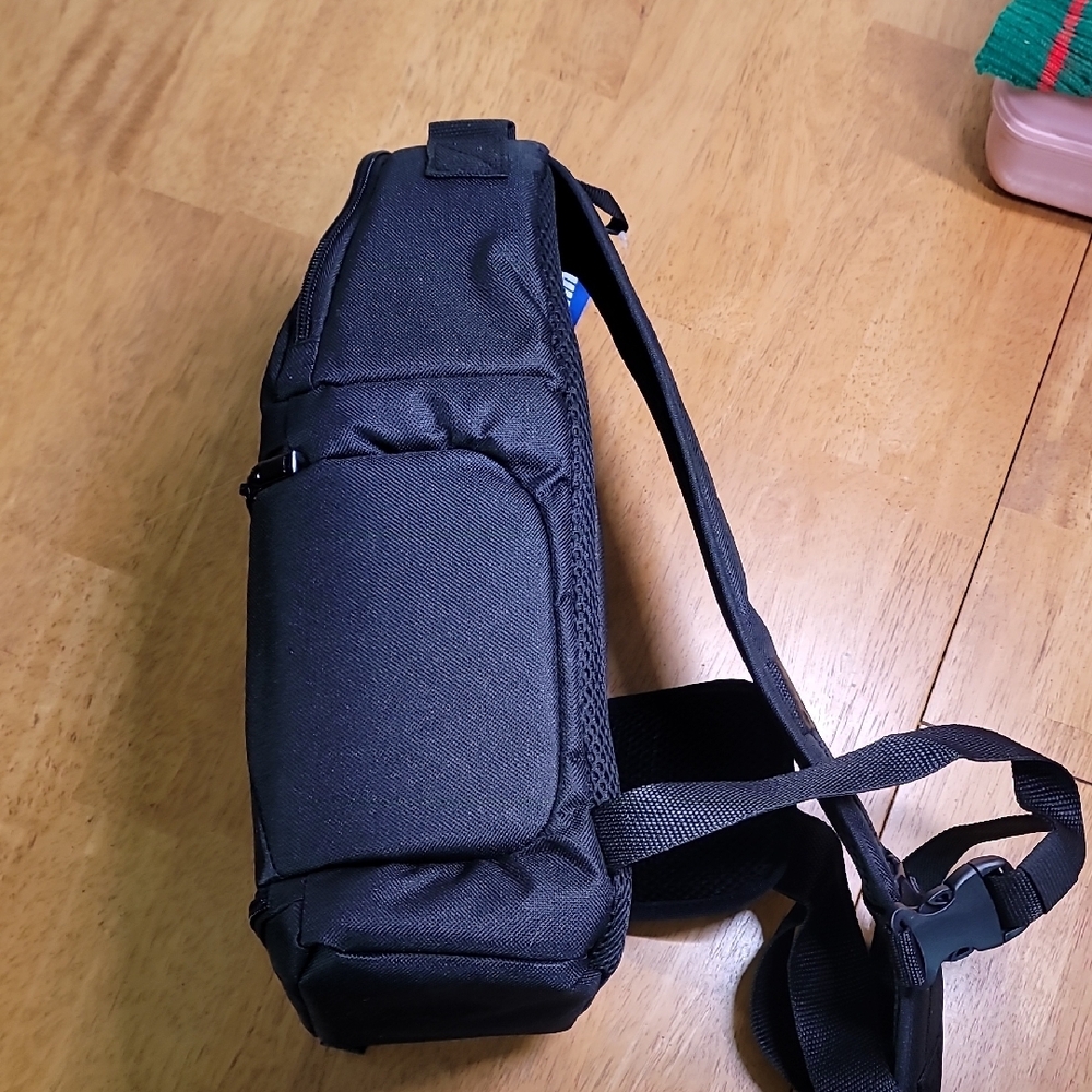Compact Black Sling Backpack - Picture 4 of 11